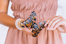 Load image into Gallery viewer, Classic Hair Clip | Large | Tortoise
