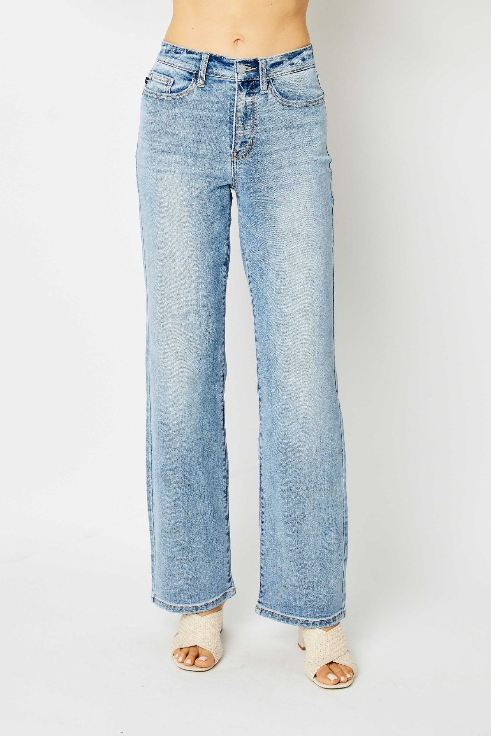 Judy Blue HW LT. Wash Straight Leg Jeans