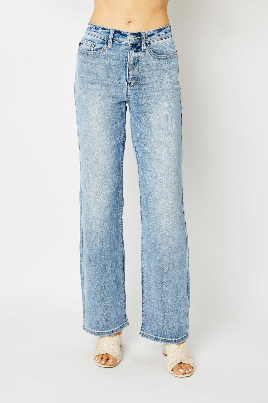 Judy Blue HW LT. Wash Straight Leg Jeans