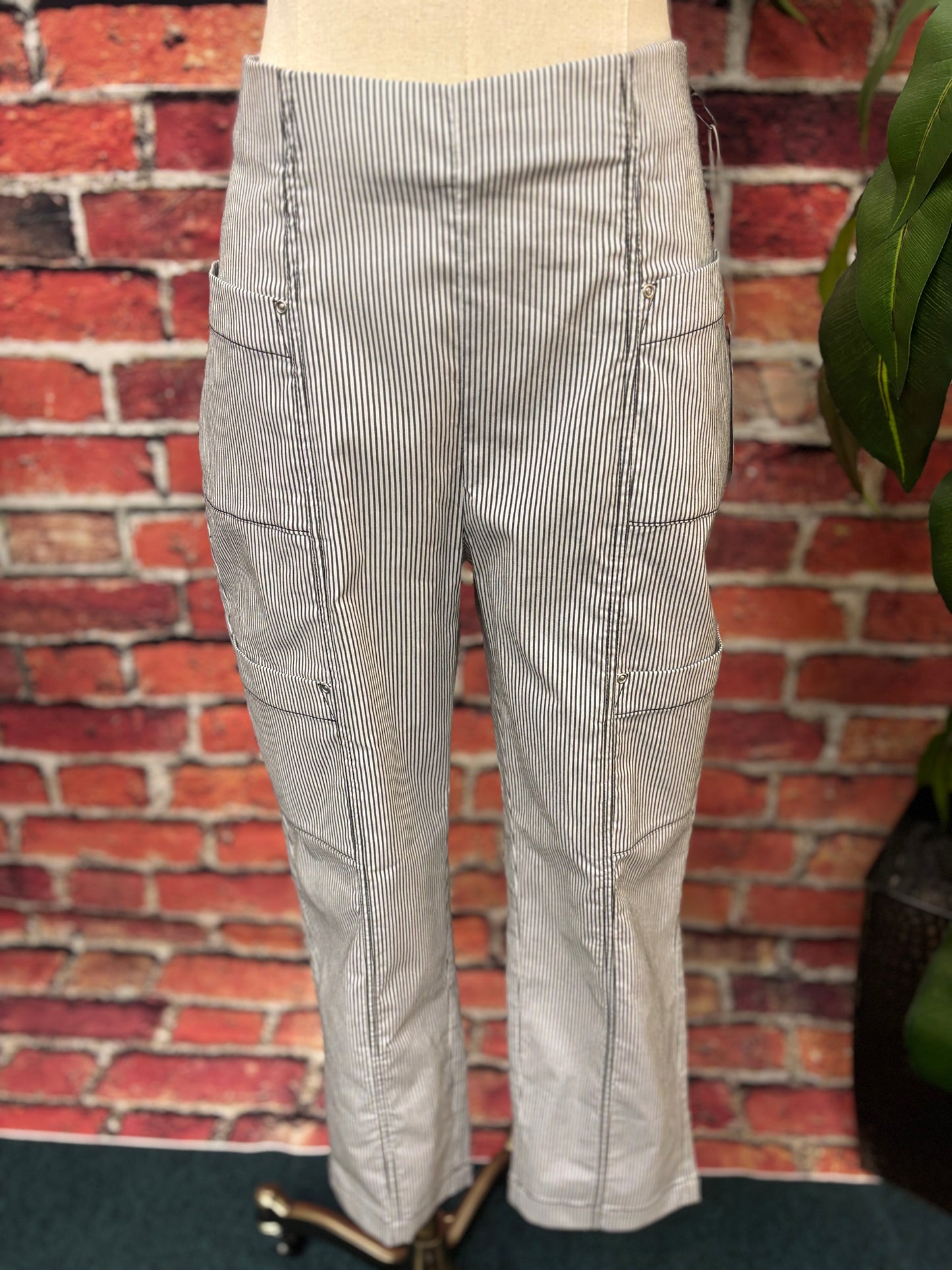 Cool Tech Stripe Seaside Capri Pant