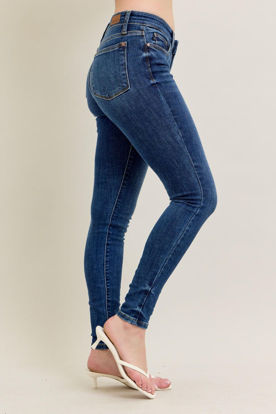 Core Mid-Rise Skinny with Handsanding