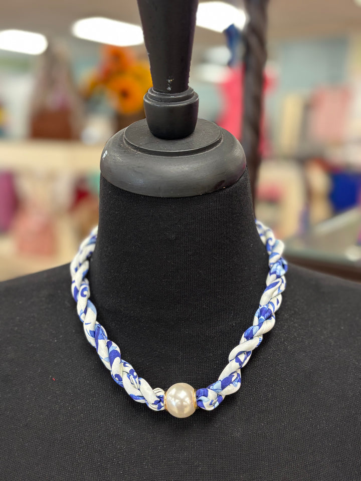 Twisted Scarf Necklace W/Magnetic Pearl
