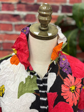 Load image into Gallery viewer, Siesta Floral Crinkle Crepe Button Front

