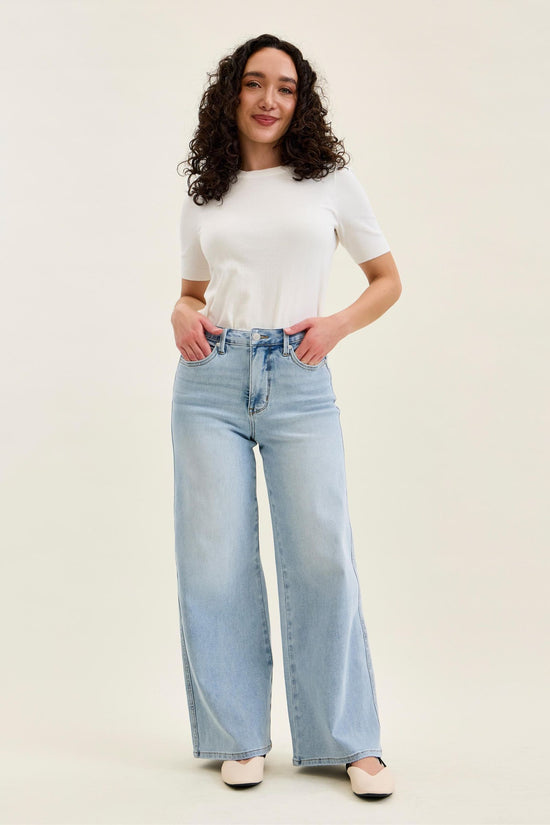 Judy Blue HW T.C. Retro Wide w/ Curve Coin Pkt