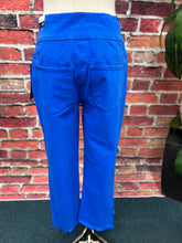Load image into Gallery viewer, Pull On 5 Pocket Crop Pant
