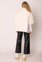 Load image into Gallery viewer, Quarter Zip Quilted Puffer Poncho
