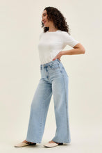 Load image into Gallery viewer, Judy Blue HW T.C. Retro Wide w/ Curve Coin Pkt
