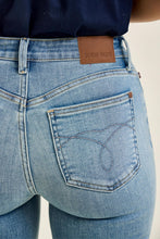 Load image into Gallery viewer, Judy Blue MR Flare
