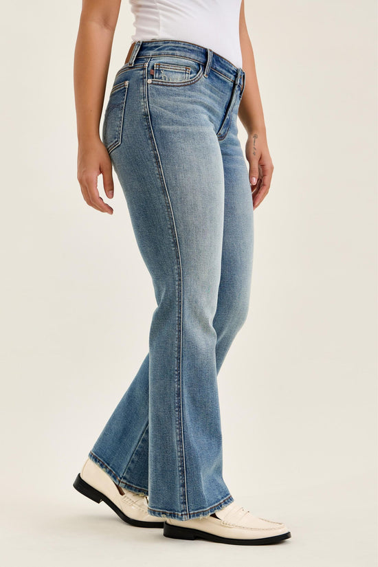 Judy Blue LR Daisy Bootcut MD Genie Blue