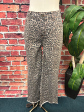 Load image into Gallery viewer, 🐆 Wild Side Wide Leg Pants
