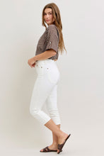 Load image into Gallery viewer, Judy Blue HW T.C. Capri Spade Pkts &amp; Extended WB
