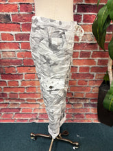 Load image into Gallery viewer, Camo Cargo Pant
