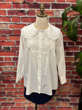 Load image into Gallery viewer, Sweet Lace Collar Cotton Blouse
