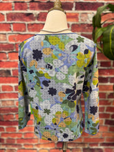 Load image into Gallery viewer, Reversible Garden Print Blouse
