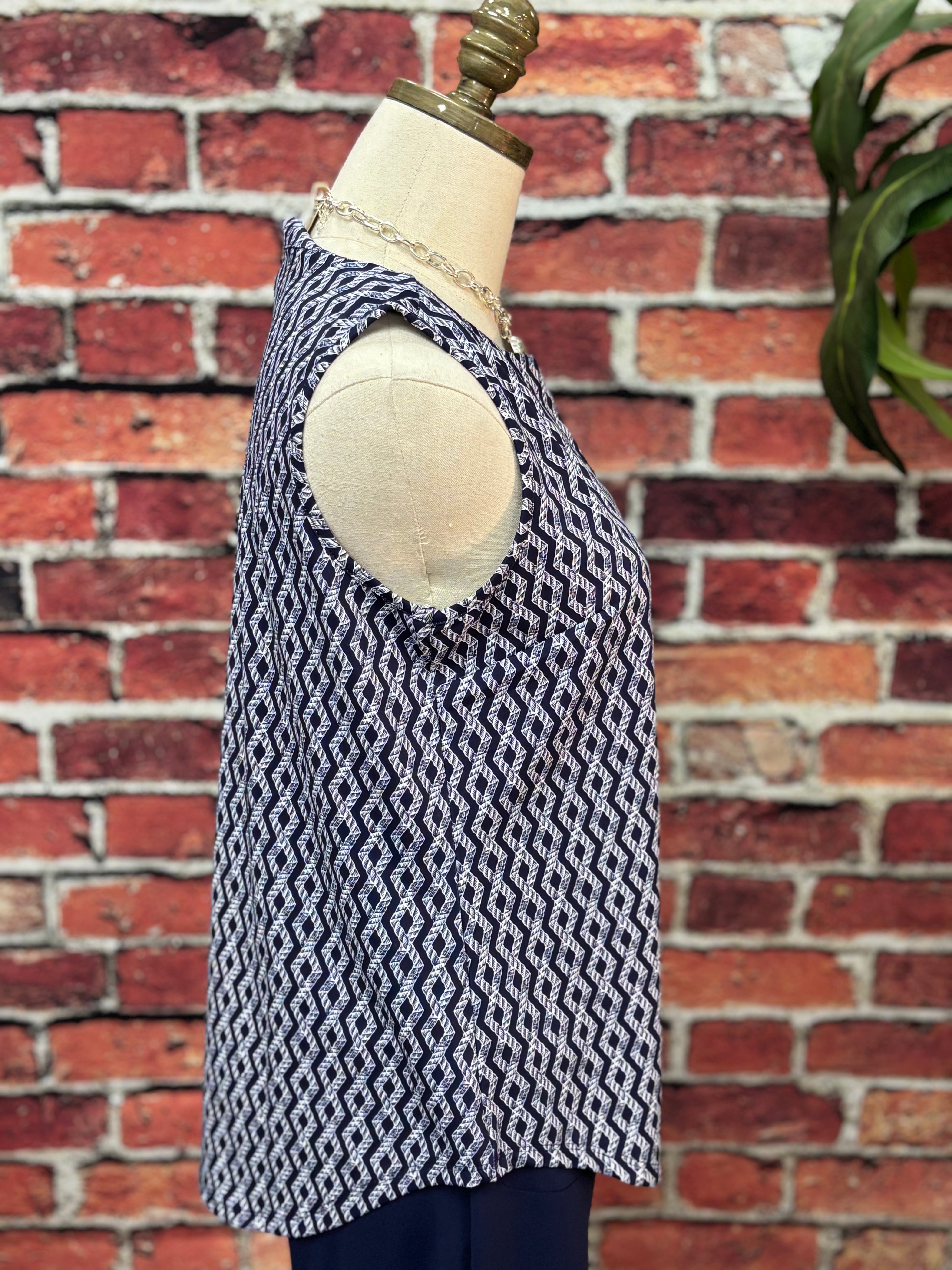 Sleeveless Key Hole Top