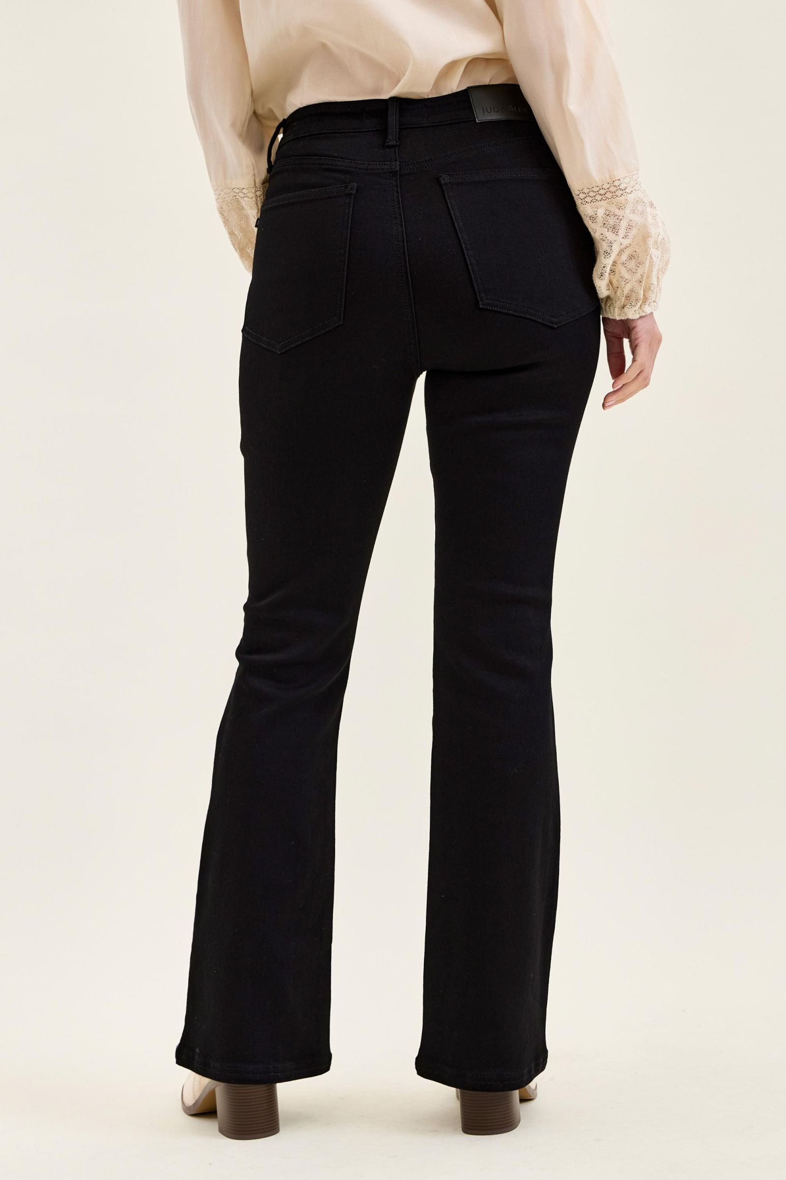 Judy Blue HW T.C. Bootcut Jean