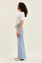 Load image into Gallery viewer, Judy Blue HW T.C. Retro Wide w/ Curve Coin Pkt
