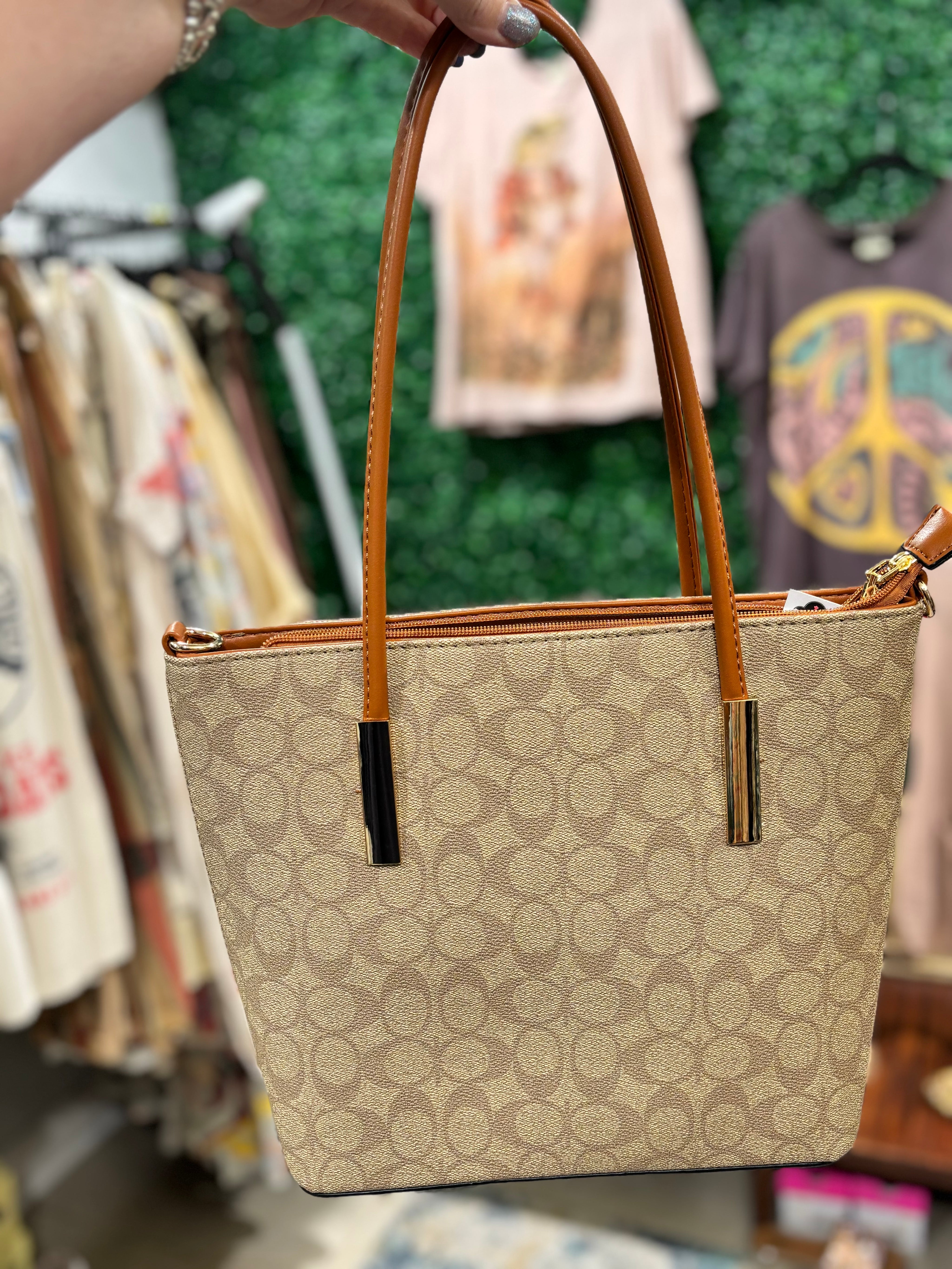 Tote In Style Handbag Wallet Collection