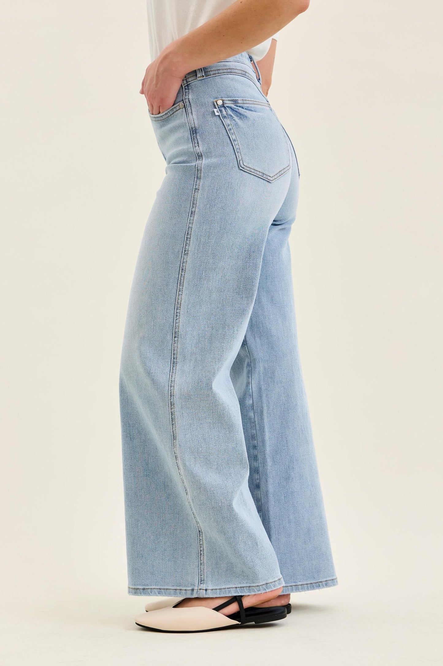 Judy Blue HW T.C. Retro Wide w/ Curve Coin Pkt