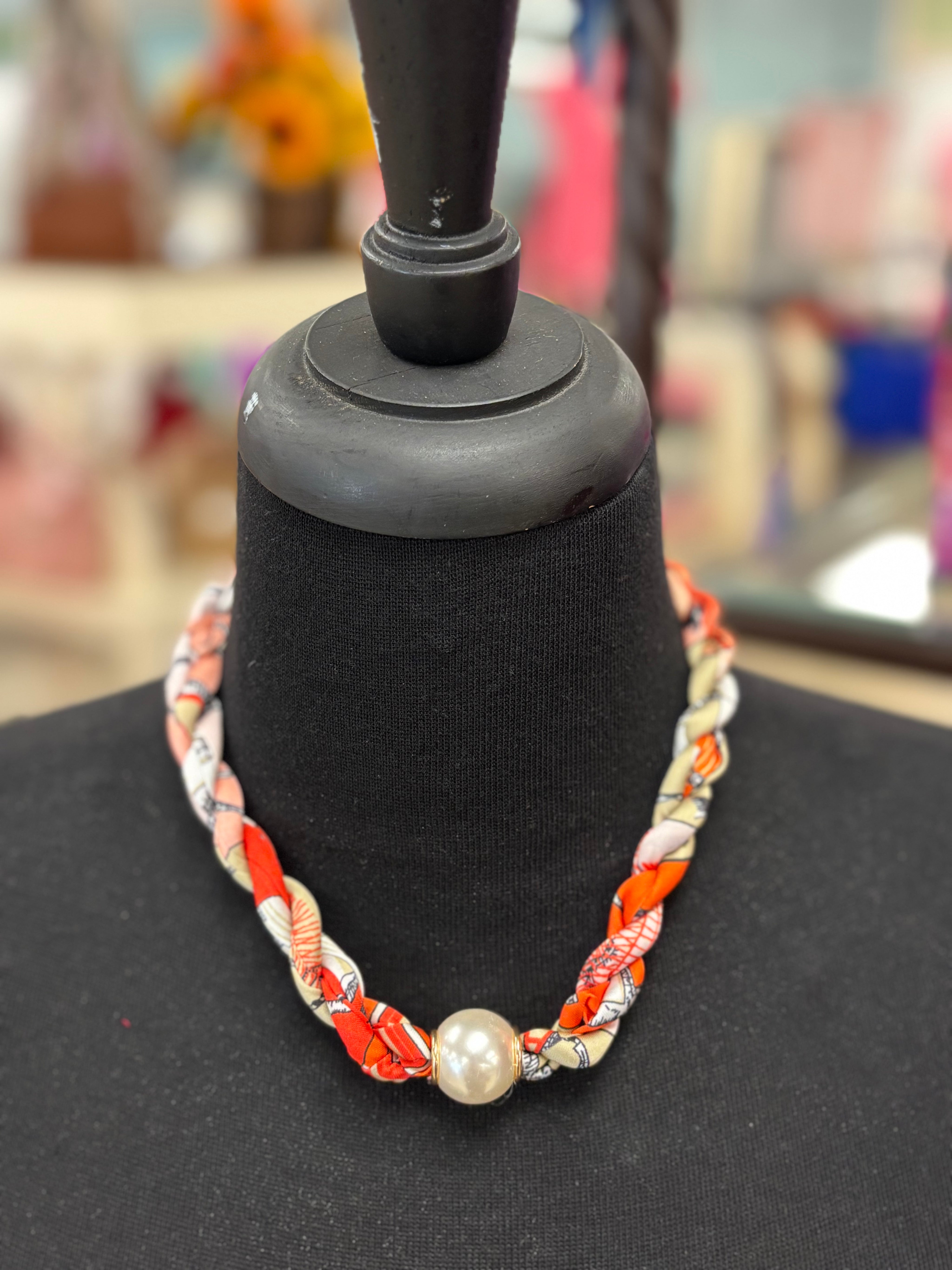 Twisted Scarf Necklace W/Magnetic Pearl