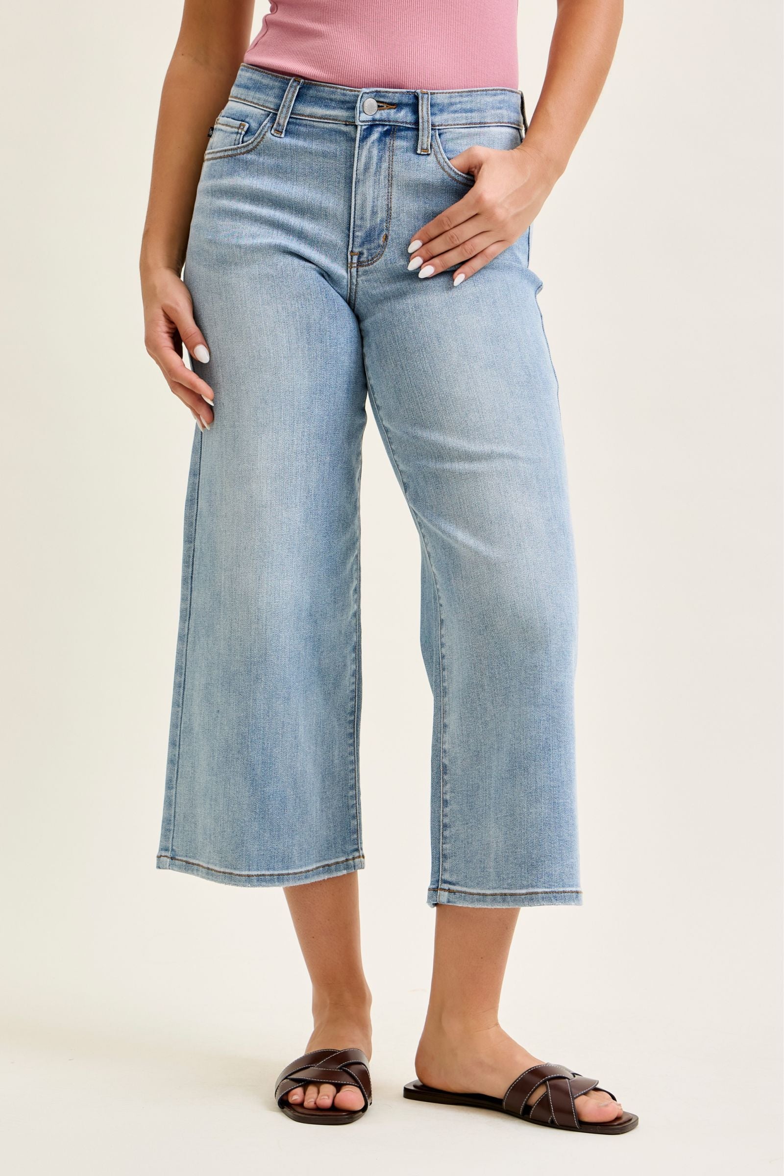 Judy Blue Mid-Rise Wide Crop