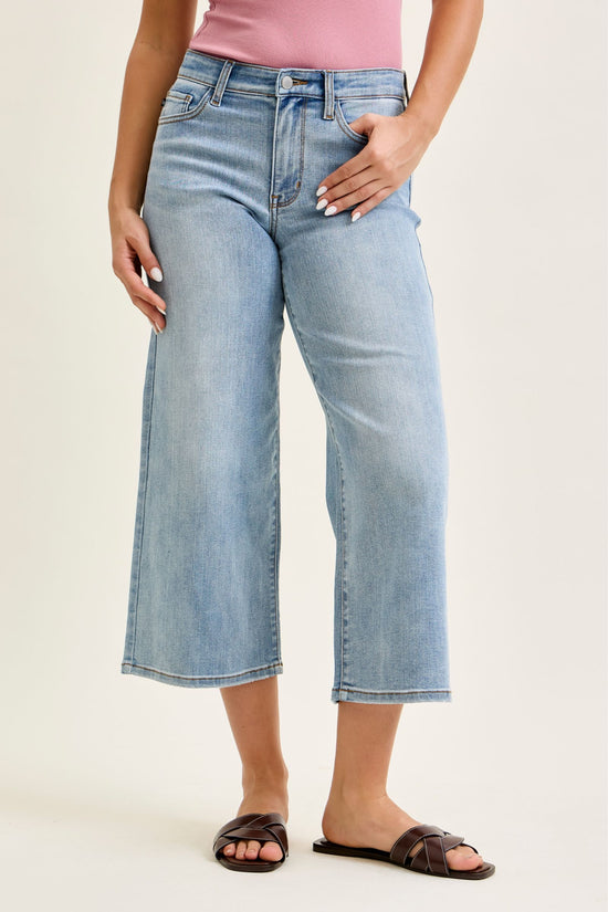 Judy Blue Mid-Rise Wide Crop