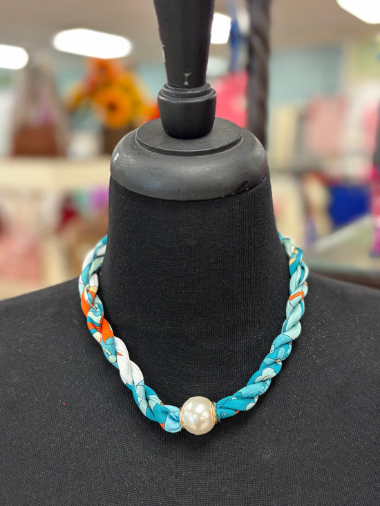 Twisted Scarf Necklace W/Magnetic Pearl