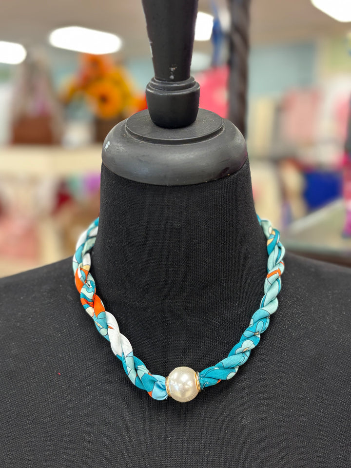 Twisted Scarf Necklace W/Magnetic Pearl