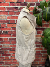 Load image into Gallery viewer, Cool Tech Stripe Utility Vest
