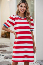 Load image into Gallery viewer, Stripe Contrast Trim  Puff Sleeve Shift Dress
