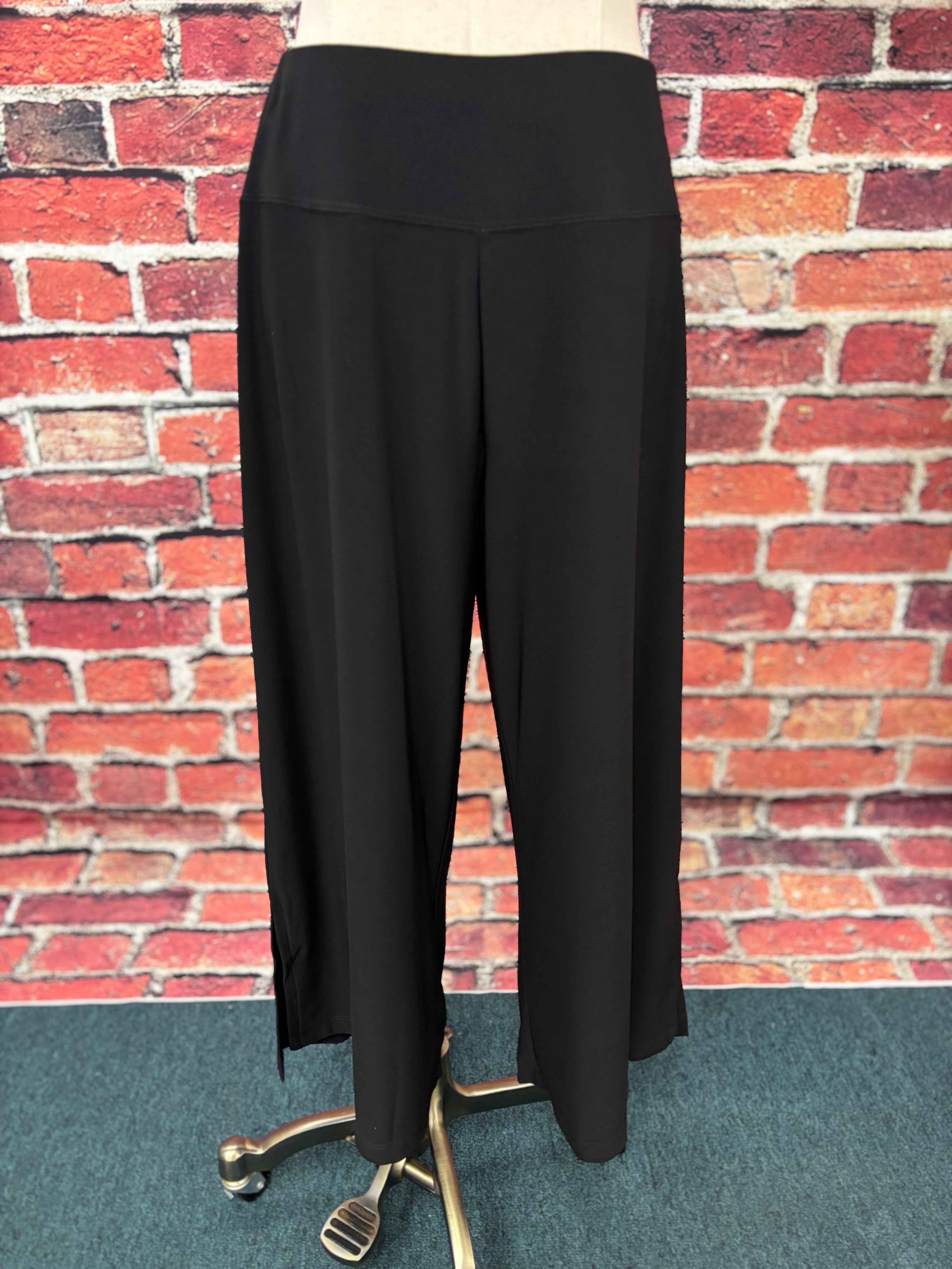 On The Go Wide Leg Capri