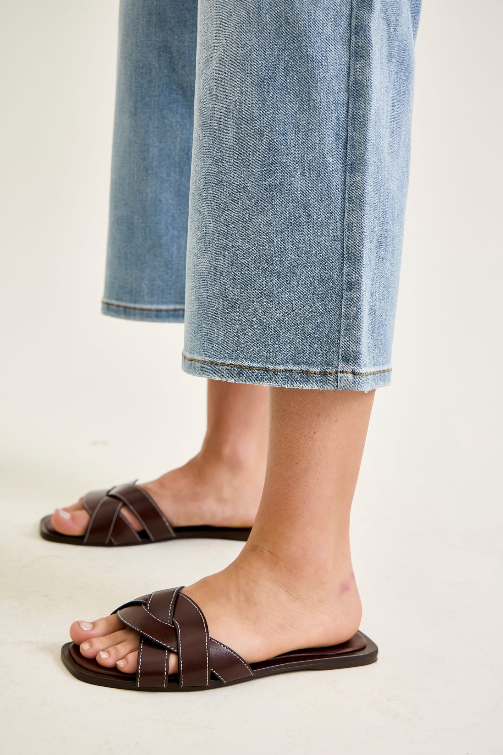 Judy Blue Mid-Rise Wide Crop