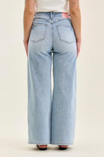 Load image into Gallery viewer, Judy Blue HW T.C. Retro Wide w/ Curve Coin Pkt
