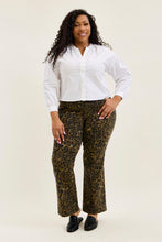 Load image into Gallery viewer, Judy Blue HW Bootcut Leopard Print
