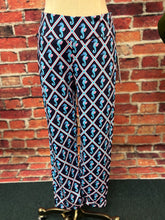 Load image into Gallery viewer, LuLu B Capri
