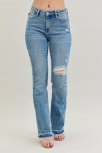 Load image into Gallery viewer, Judy Blue MR DESTROY &amp; RELEASED HEM BOOTCUT
