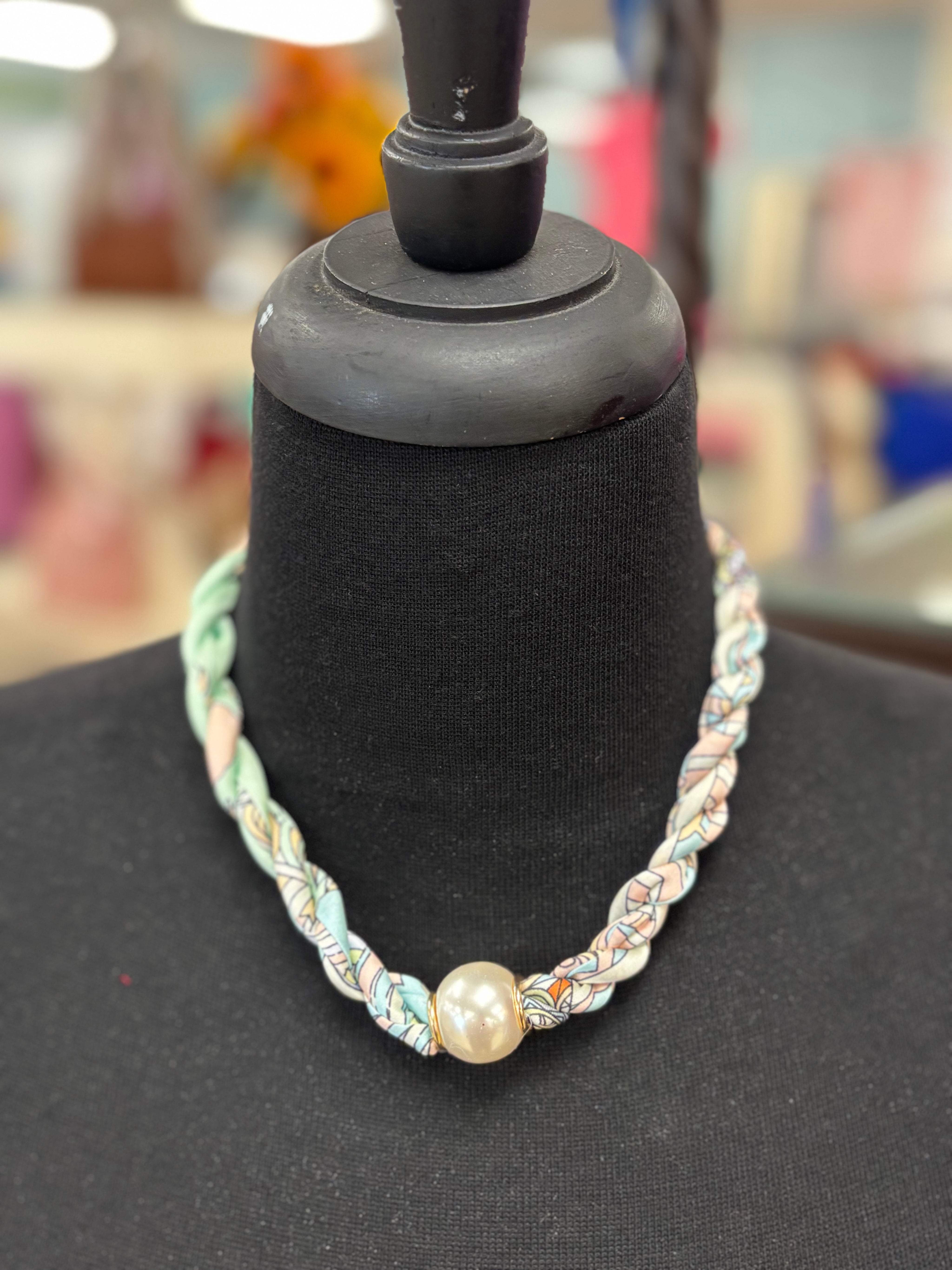 Twisted Scarf Necklace W/Magnetic Pearl