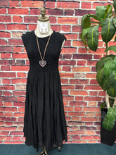 Load image into Gallery viewer, Rejoyce Dress
