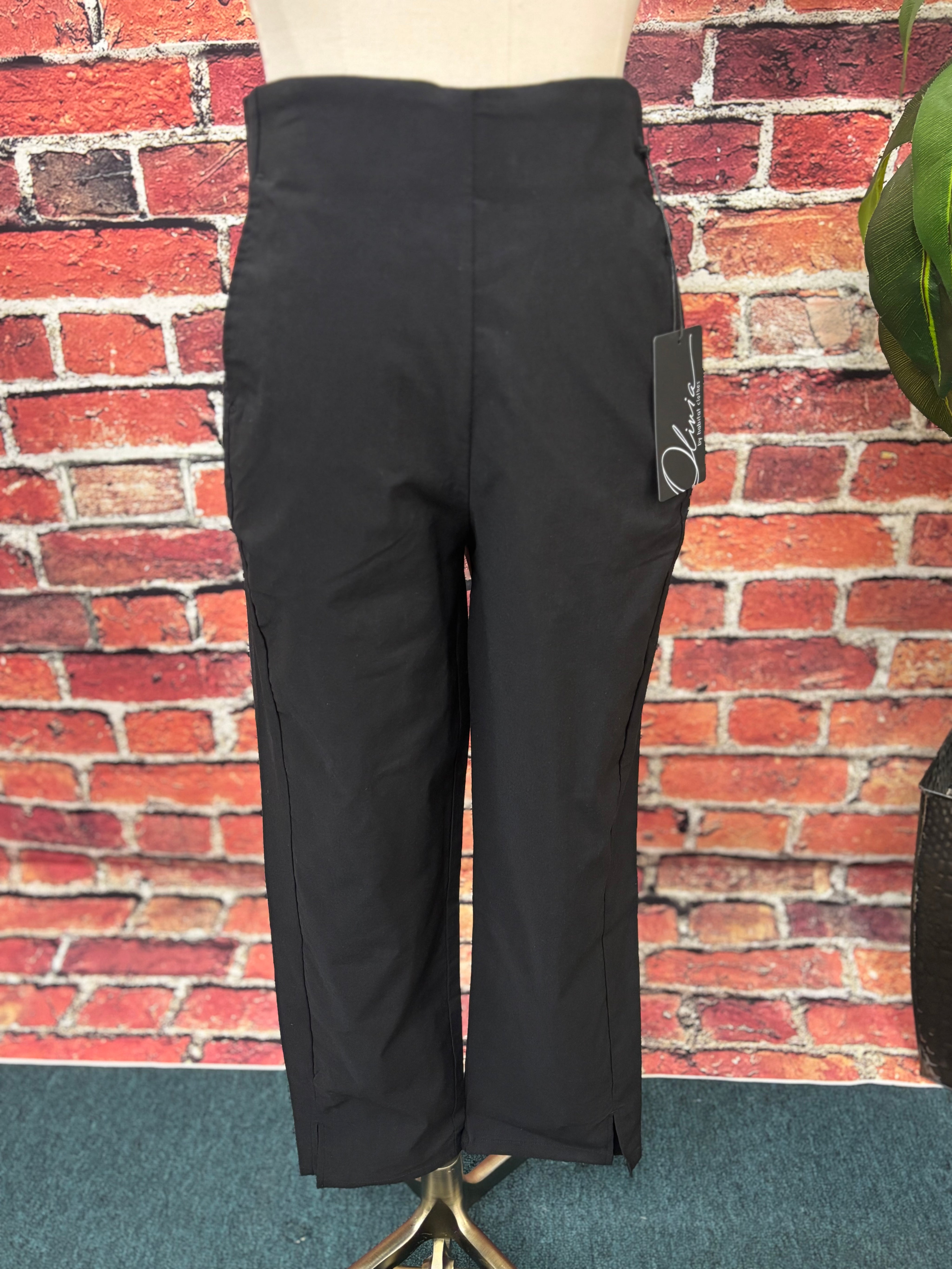 Streamline Chic Pull-On Capri