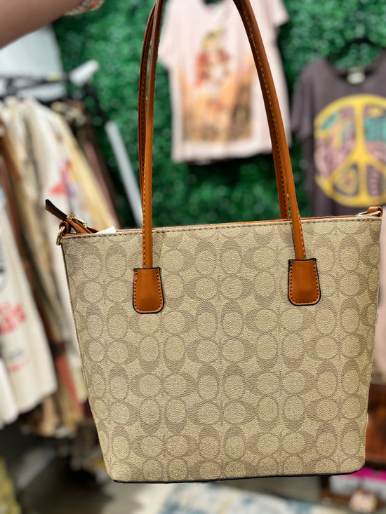 Tote In Style Handbag Wallet Collection
