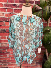 Load image into Gallery viewer, Made in Italy Artistic Lightweight Sweater
