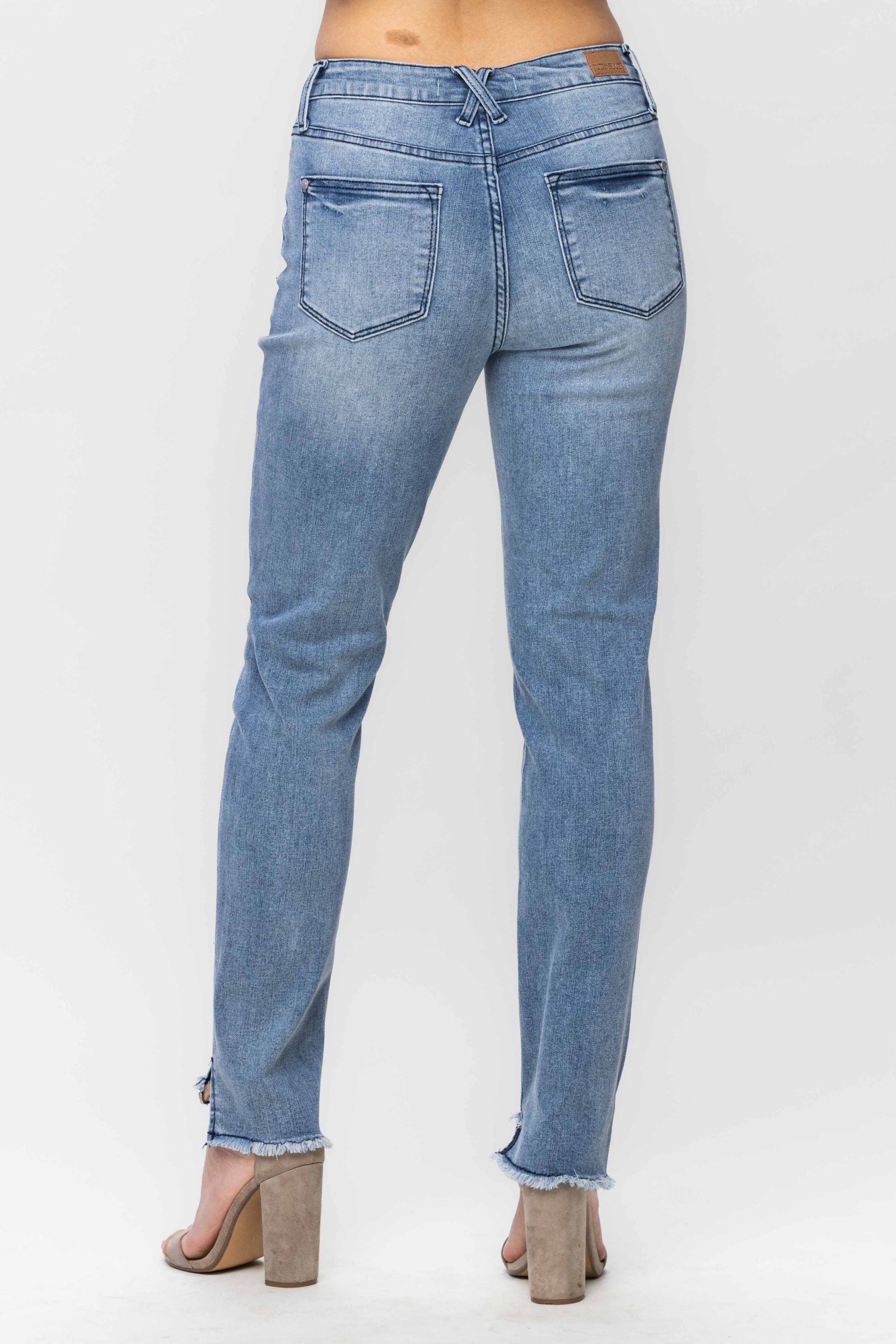 Judy Blue MID RISE Cool Denim Sustainable Relaxed Fit *FINAL SALE*
