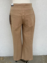 Load image into Gallery viewer, Pull On 5 Pocket Crop Pant
