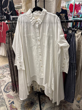 Load image into Gallery viewer, Flare Along Top
