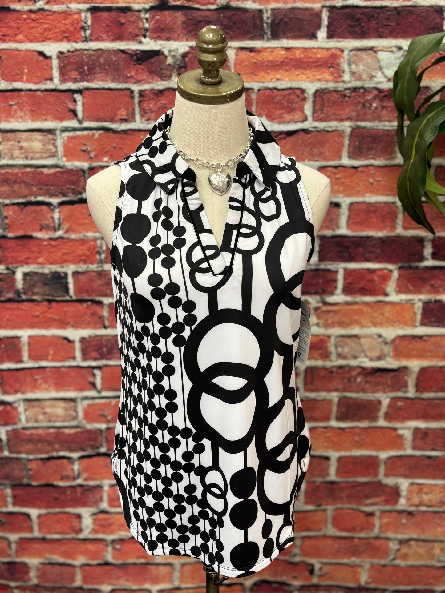 Black & White Modern Print Sleeveless UPF 50 Top