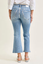Load image into Gallery viewer, Judy Blue MR Kick Flare + Foiled Seams
