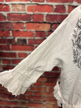 Load image into Gallery viewer, Floral Short Jacket
