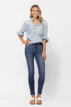 Load image into Gallery viewer, Judy Blue MID-RISE HANDSAND CLASSIC SKINNY
