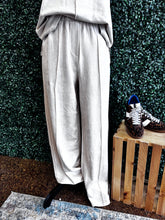 Load image into Gallery viewer, Yara Suede Set
