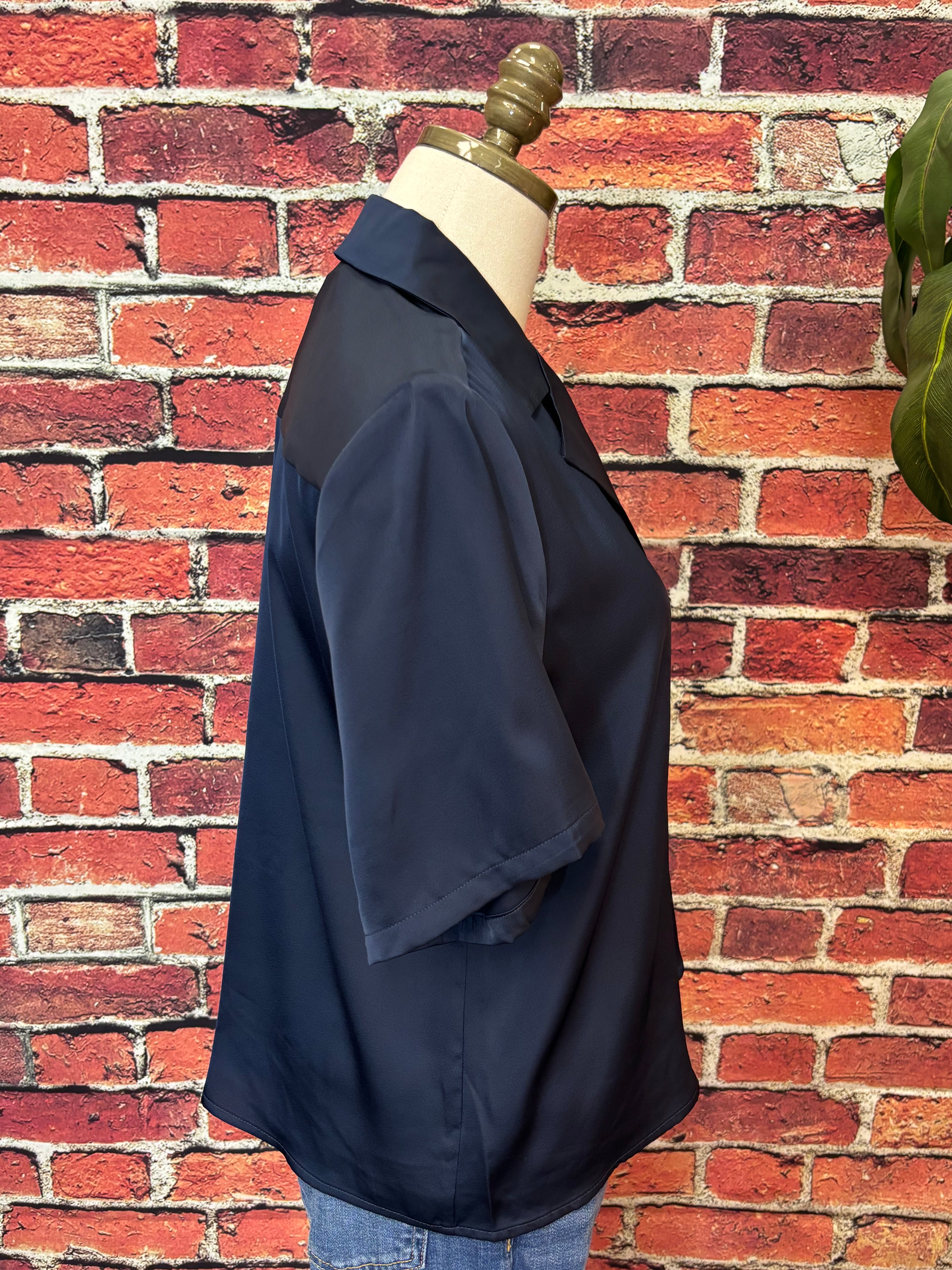Short Sleeve Camp collar Blouse